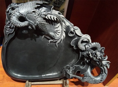 從一方硯臺到世界回響 論硯雕作品作為文化載體的傳播之道